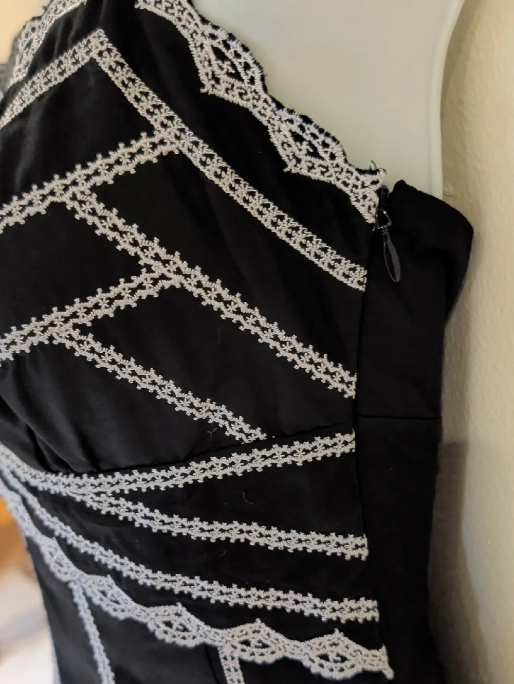 White House Black Market Black Halter Midi Dress with White Lace Details Size 4 - Picture 7 of 11